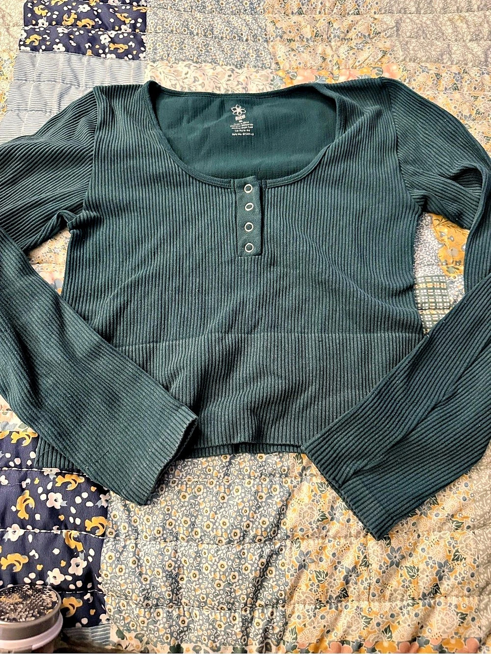 Aura Ribbed Longsleeve Henley Crop Top Green Medium